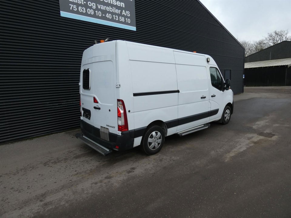 Renault Master IV T33 2,3 dCi 150 L2H2 Kassevogn