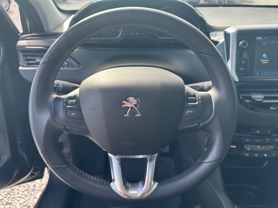 Peugeot 208 1,5 BlueHDi 100 Signature Sky 5d