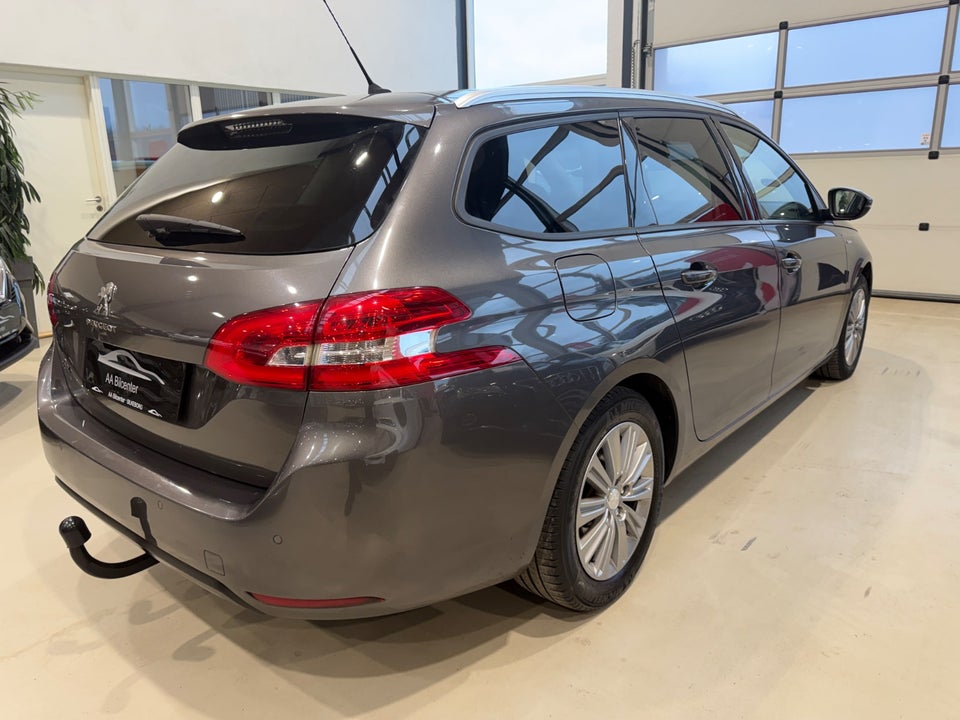 Peugeot 308 1,5 BlueHDi 130 Style SW 5d