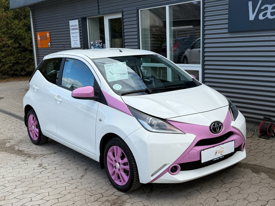 Toyota Aygo 1,0 VVT-i x-play x-touch 5d