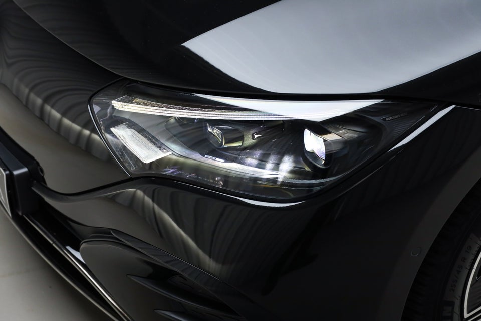 Mercedes EQE350 AMG Line Premium Plus 4d