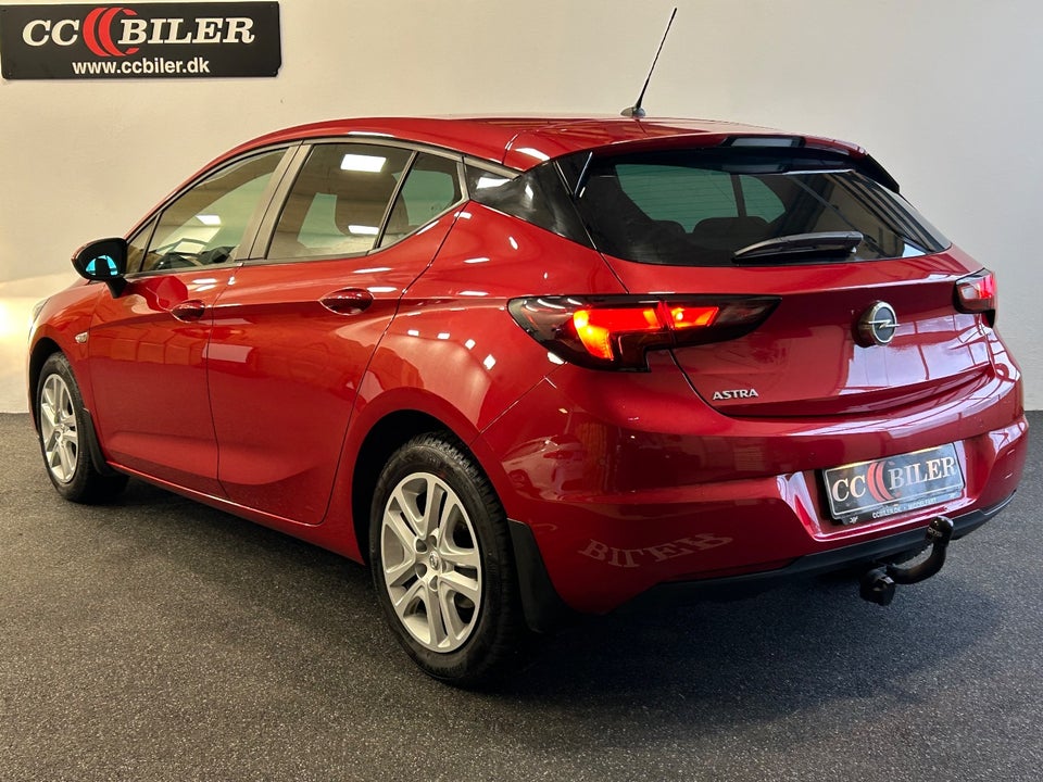 Opel Astra 1,5 D 105 Elegance 5d