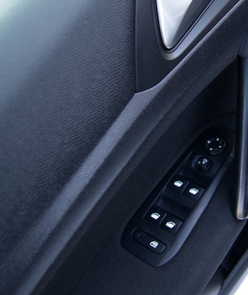 Peugeot 308 1,2 e-THP 130 Allure SW 5d