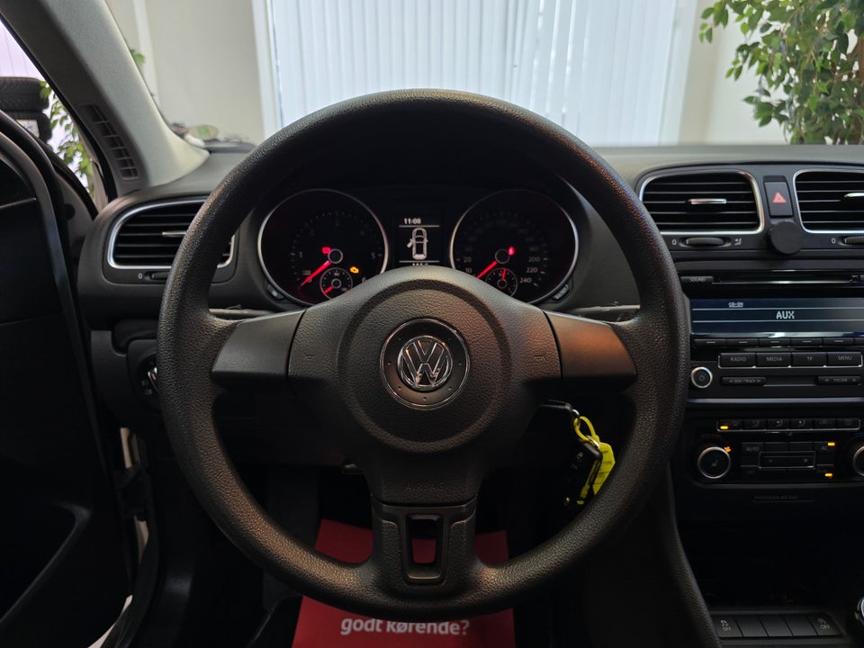 VW Golf VI 1,6 TDi 105 Comfortline Variant BMT 5d