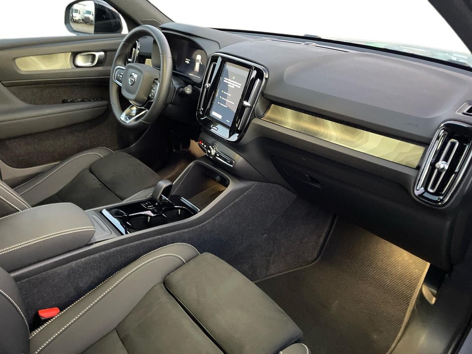 Volvo XC40 ReCharge Twin Plus 5d