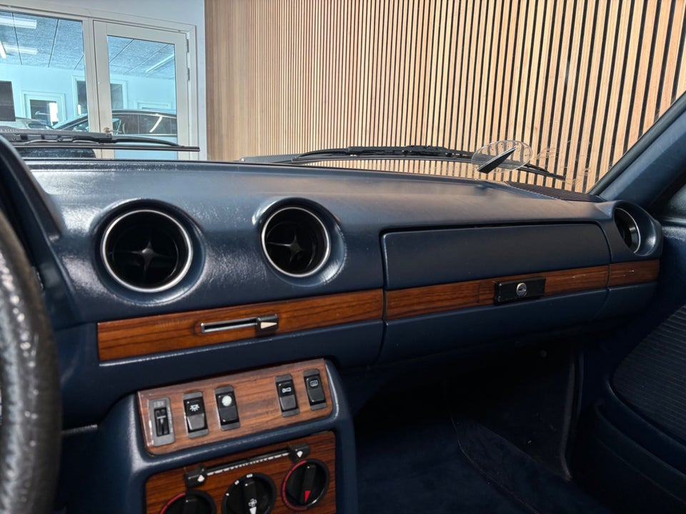 Mercedes 230 CE 2,3 Coupé aut. 2d
