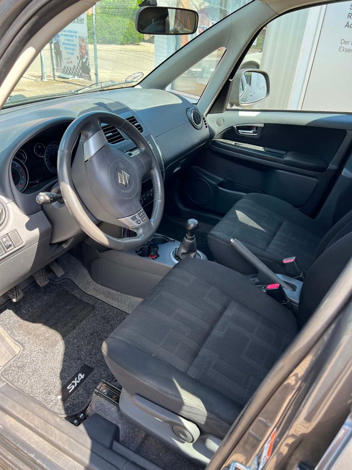Suzuki SX4 1,6 GLX 4d