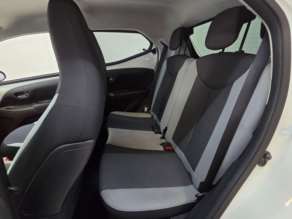 Toyota Aygo 1,0 VVT-i x-pression 5d