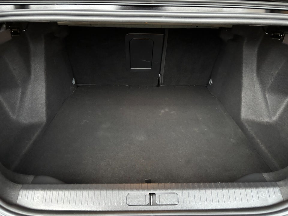 Citroën ë-C4 X 50 Shine 4d