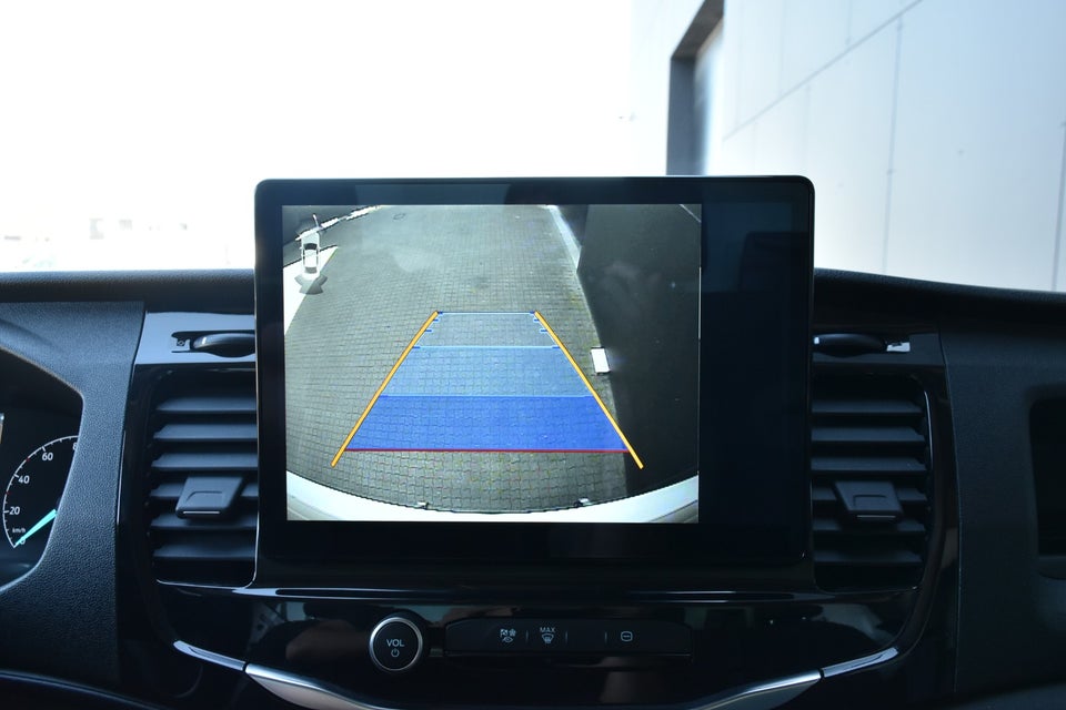 Ford E-Transit 425 L3 Chassis 68 Trend H1 RWD