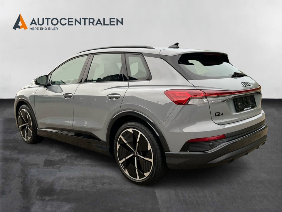 Audi Q4 e-tron 45 S-line quattro 5d