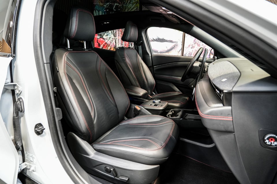 Ford Mustang Mach-E 91 Extended Range AWD 5d