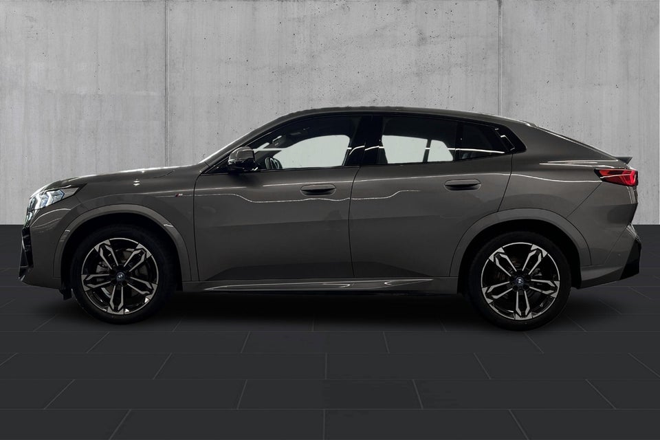 BMW iX2 xDrive30 M-Sport 5d