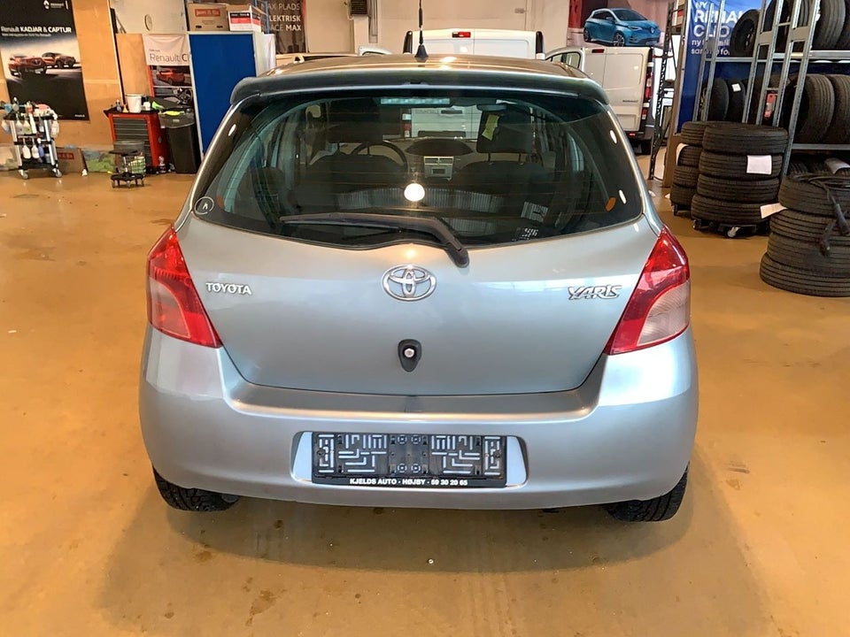 Toyota Yaris 1,3 Luna Sport 5d