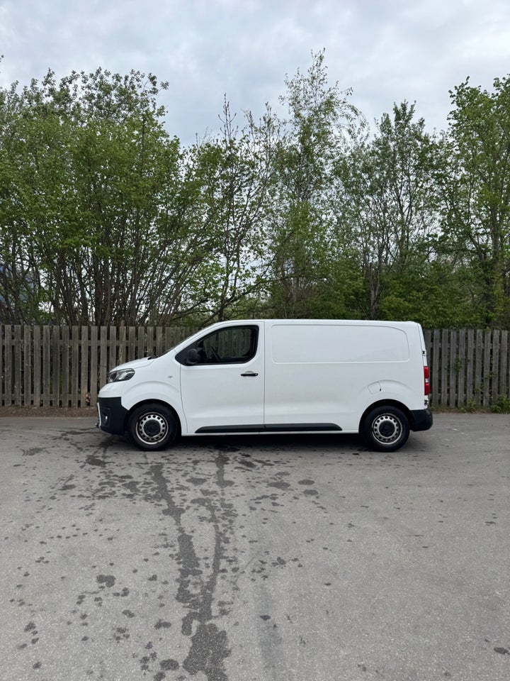 Toyota ProAce 1,5 D 120 Medium Comfort 5d