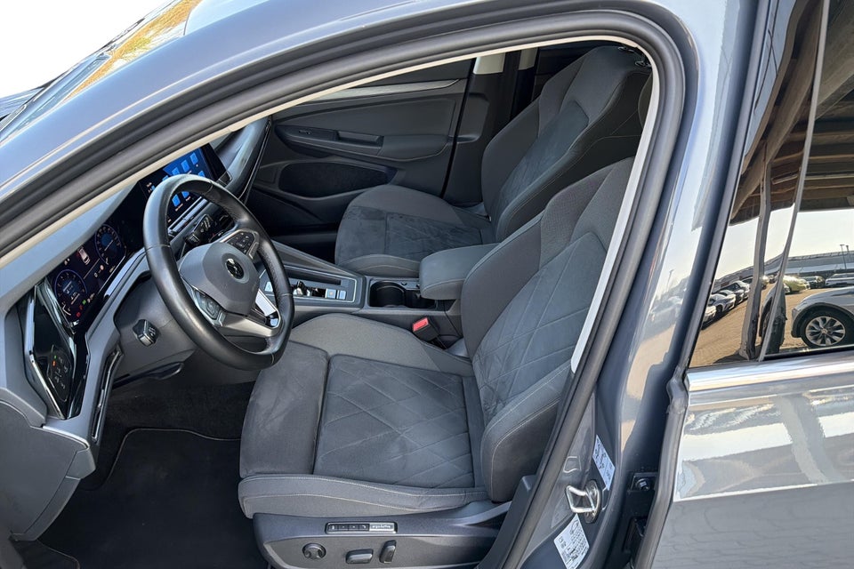 VW Golf VIII 1,5 eTSi 150 Style Variant DSG 5d