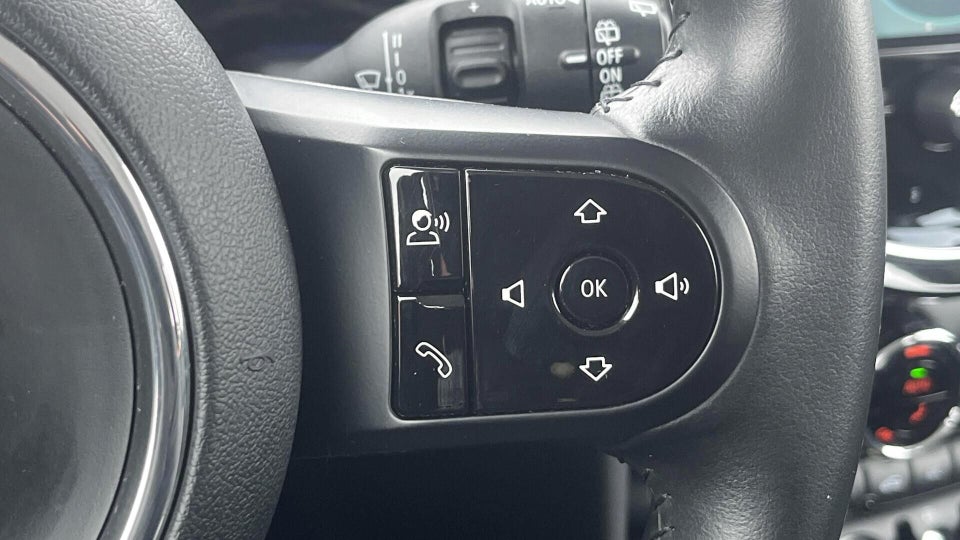 MINI Cooper SE Essential 3d