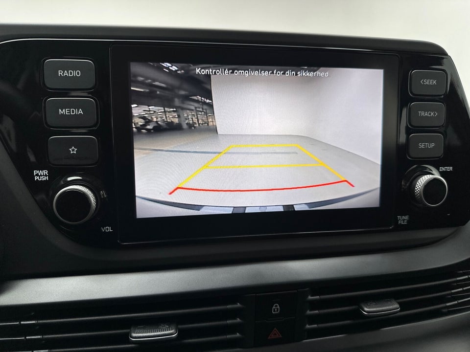 Hyundai i20 1,0 T-GDi Essential DCT 5d