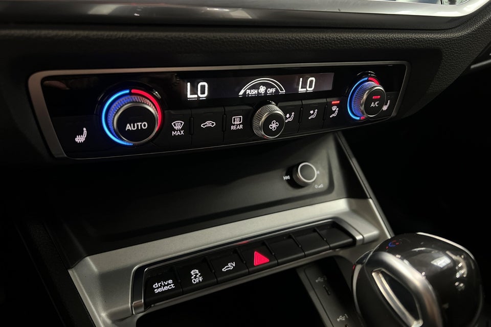 Audi Q3 45 TFSi e Attitude plus S-tr. 5d