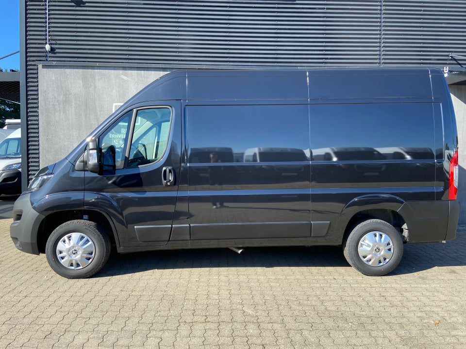 Peugeot Boxer 333 2,2 BlueHDi 140 L2H2 Premium