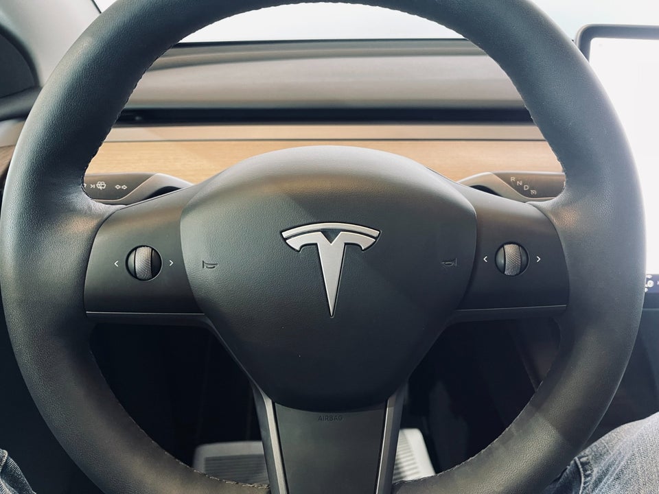 Tesla Model Y Long Range AWD 5d