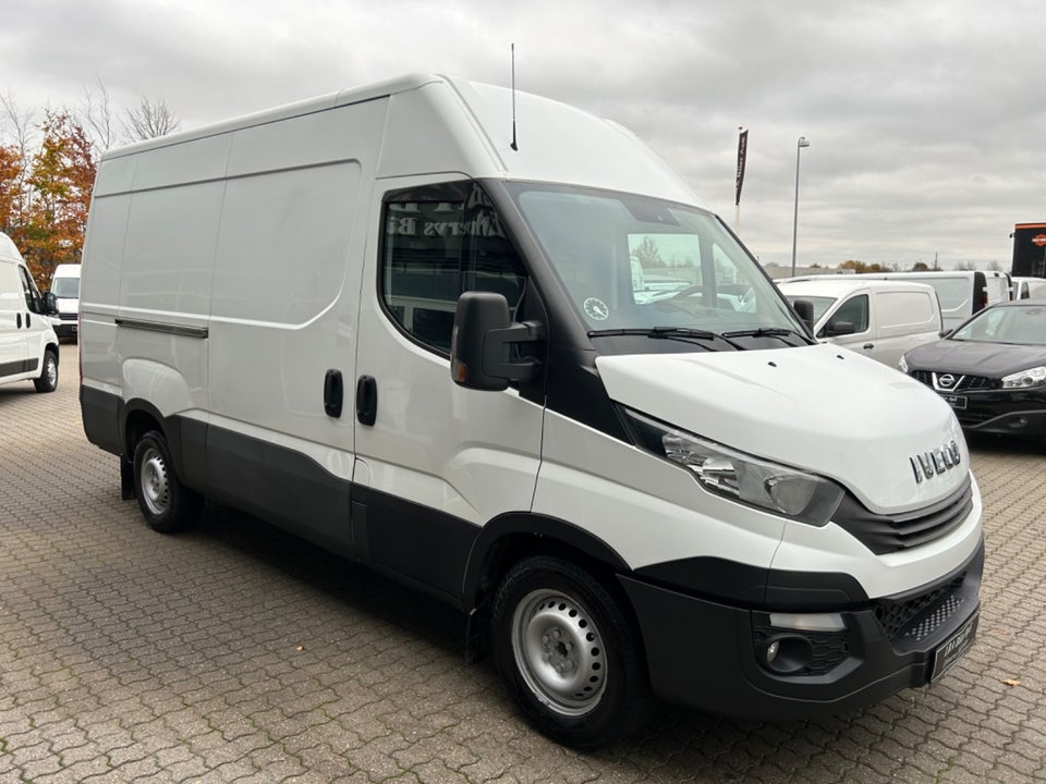 Iveco Daily 2,3 35S16 12m³ Van AG8