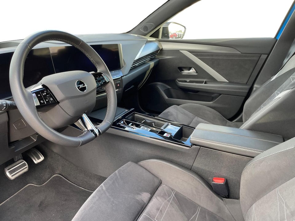 Opel Astra-e 54 Ultimate 5d