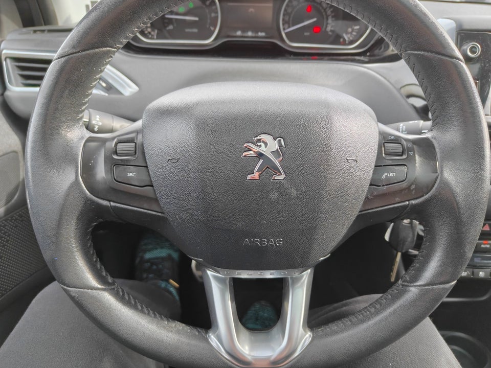 Peugeot 208 1,2 VTi Allure 5d