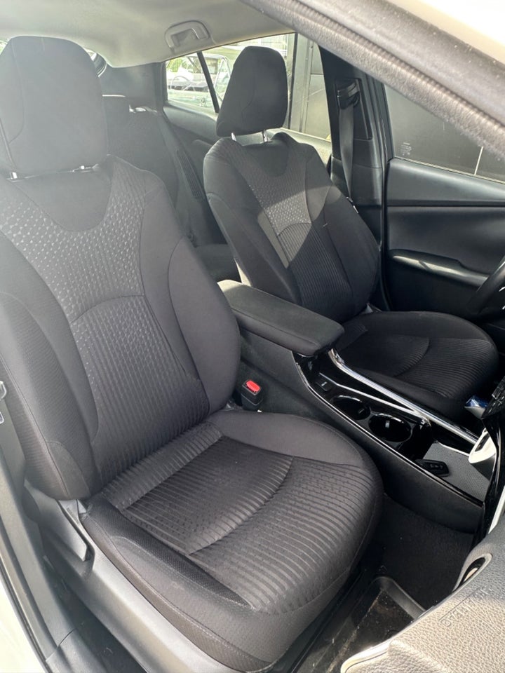 Toyota Prius 1,8 Plug-in Hybrid H3 MDS 5d