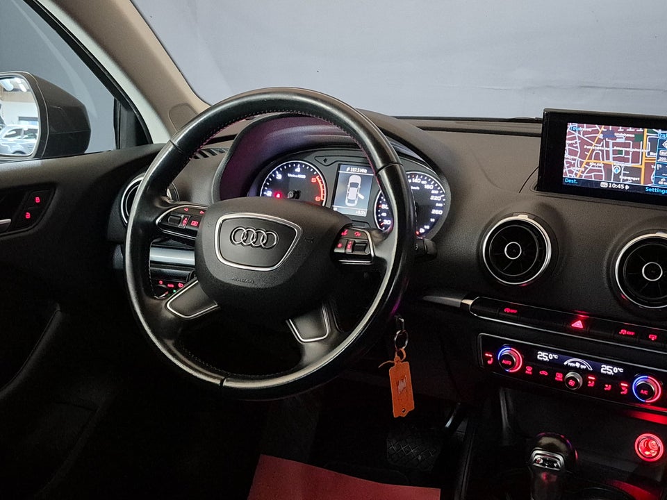 Audi A3 1,6 TDi 110 Ambiente S-tr. 4d