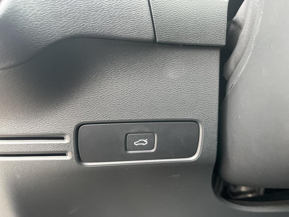 Volvo EX40 Extended Range Plus 5d