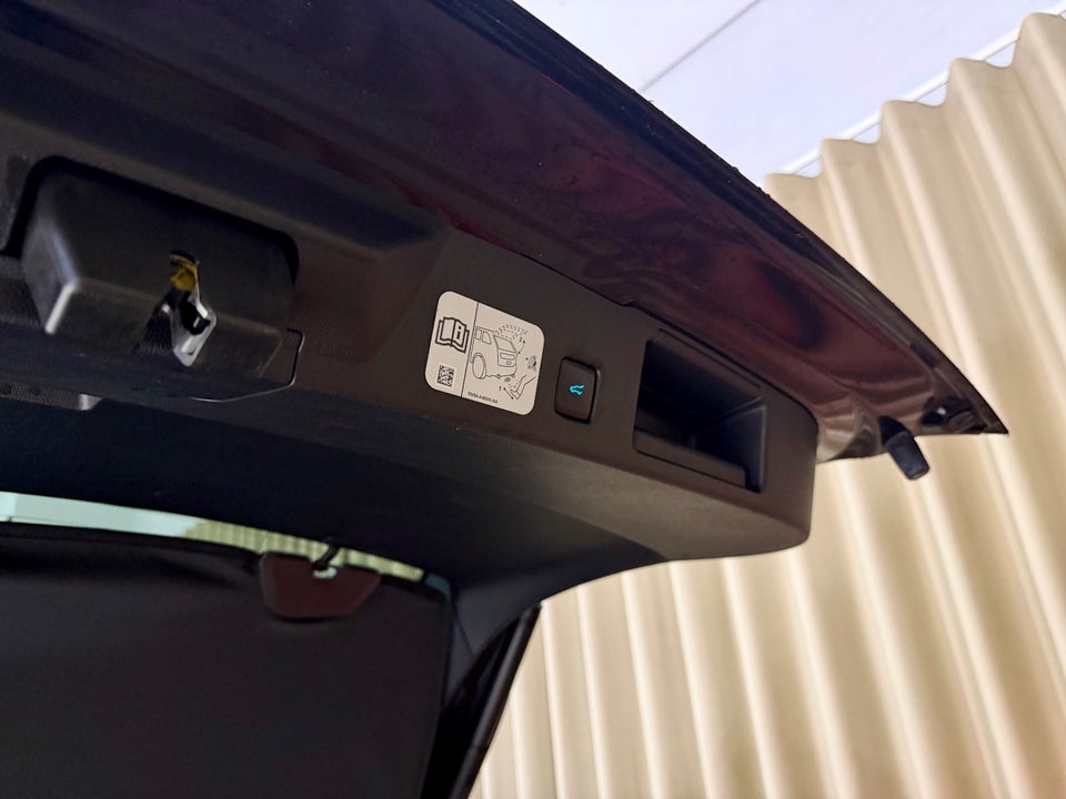 Ford Kuga 2,5 HEV ST-Line X CVT 5d