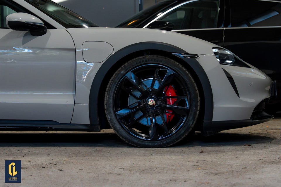 Porsche Taycan 4S Performance+ Cross Turismo 5d