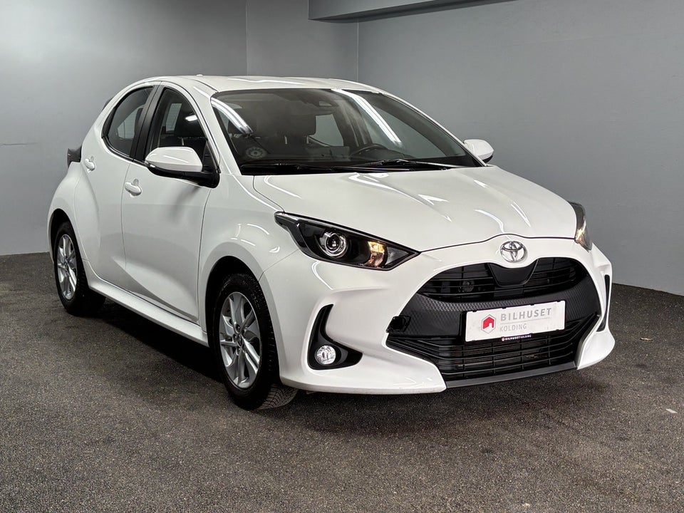 Toyota Yaris 1,0 Active 5d