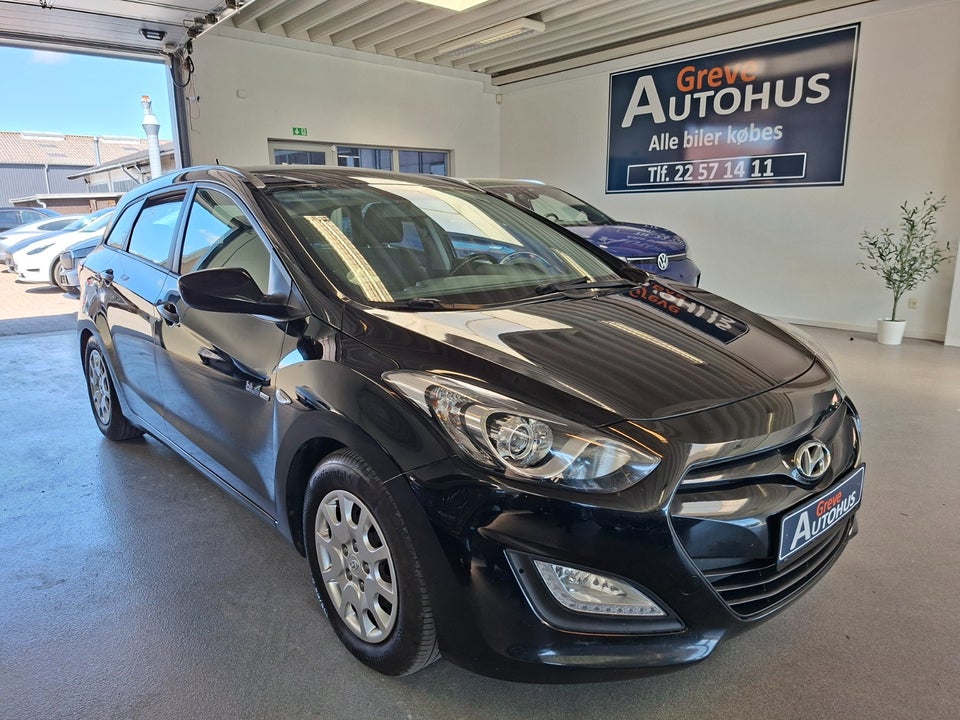 Hyundai i30 1,6 CRDi 110 Comfort CW Eco 5d