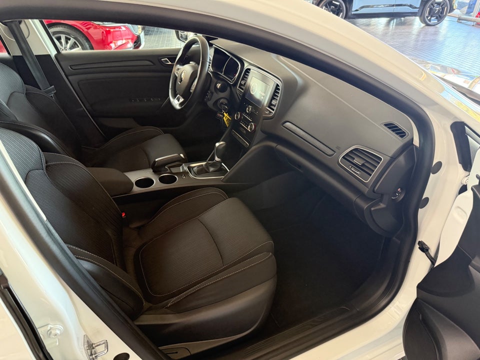 Renault Megane IV 1,3 TCe 140 Zen Sport Tourer EDC 5d