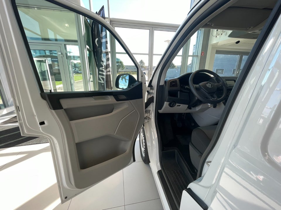 VW Transporter 2,0 TDi 102 Kassevogn lang