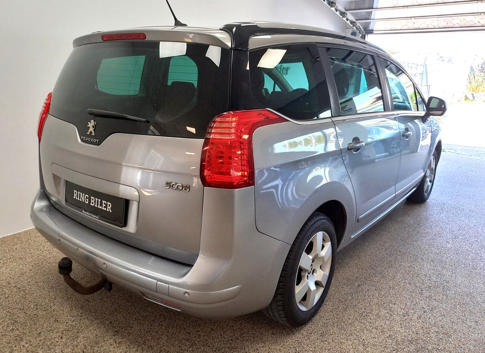 Peugeot 5008 1,6 HDi 114 Style 7prs 5d