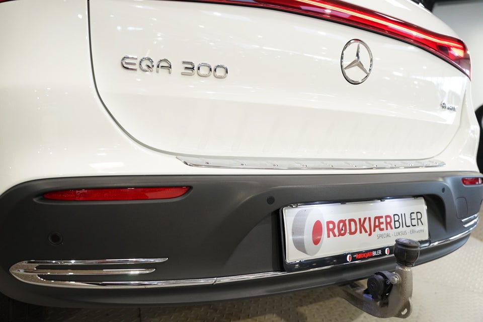 Mercedes EQA300 Progressive 4Matic 5d