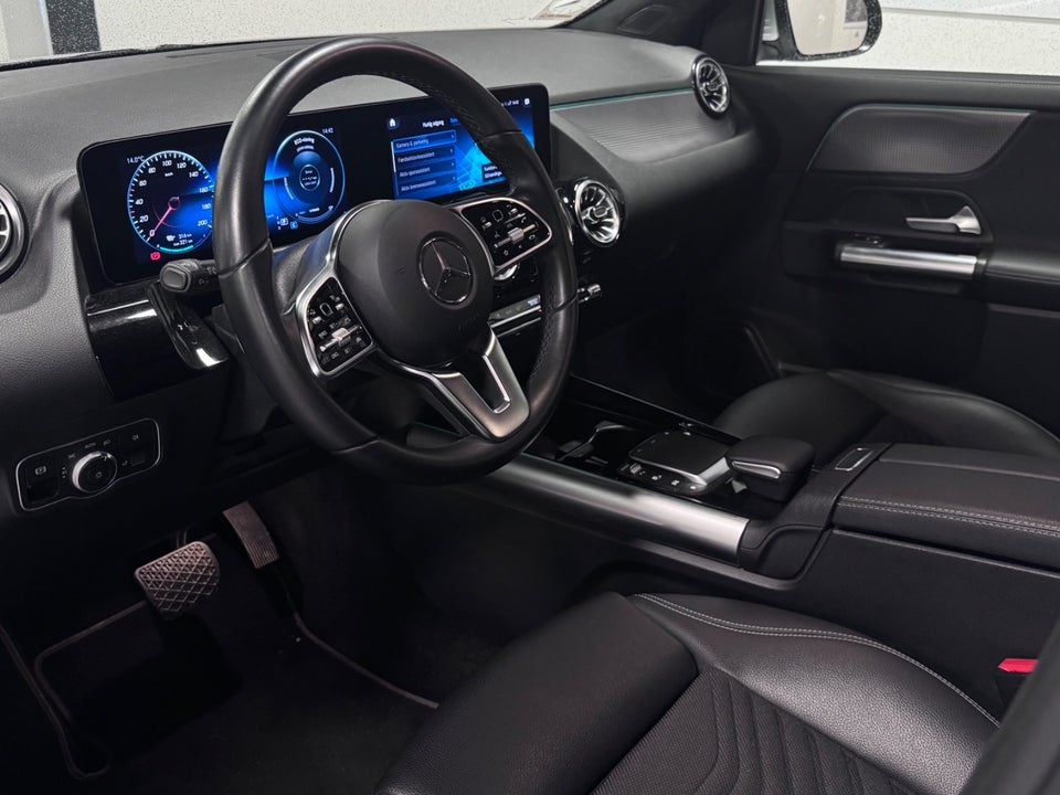 Mercedes EQA350 4Matic 5d