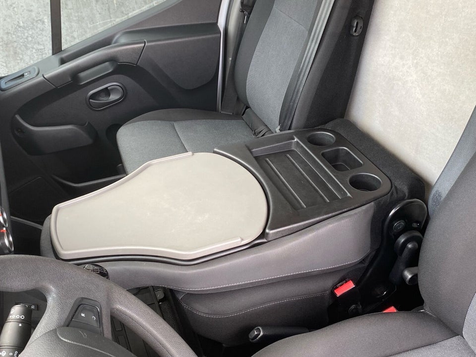 Nissan Interstar 2,0 dCi 150 L2H2 N-Connecta Van