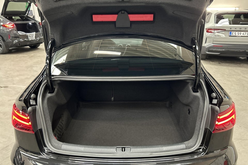 Audi A3 35 TFSi Sport Limited S-tr. 4d