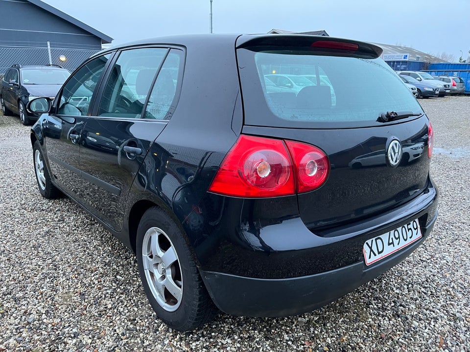 VW Golf V 1,6 FSi Trendline 5d