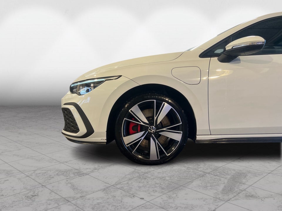 VW Golf VIII 1,4 GTE DSG 5d