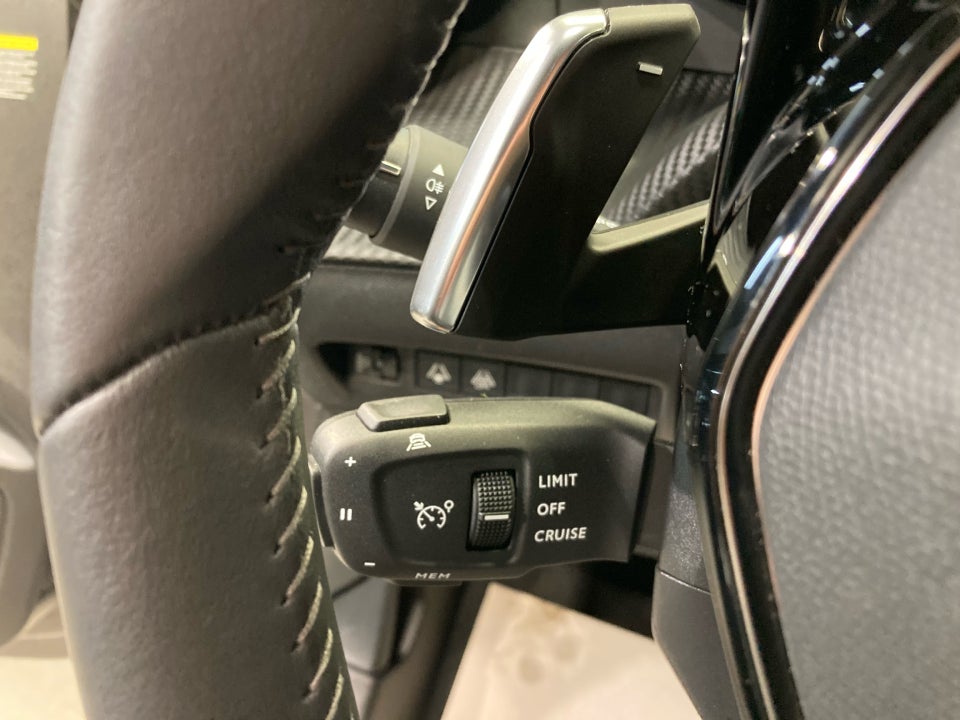 Peugeot 208 1,2 PureTech 100 Supreme+ EAT8 5d