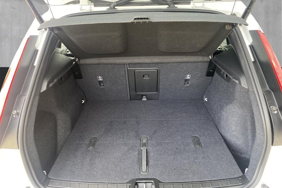 Volvo EX40 Extended Range Plus 5d