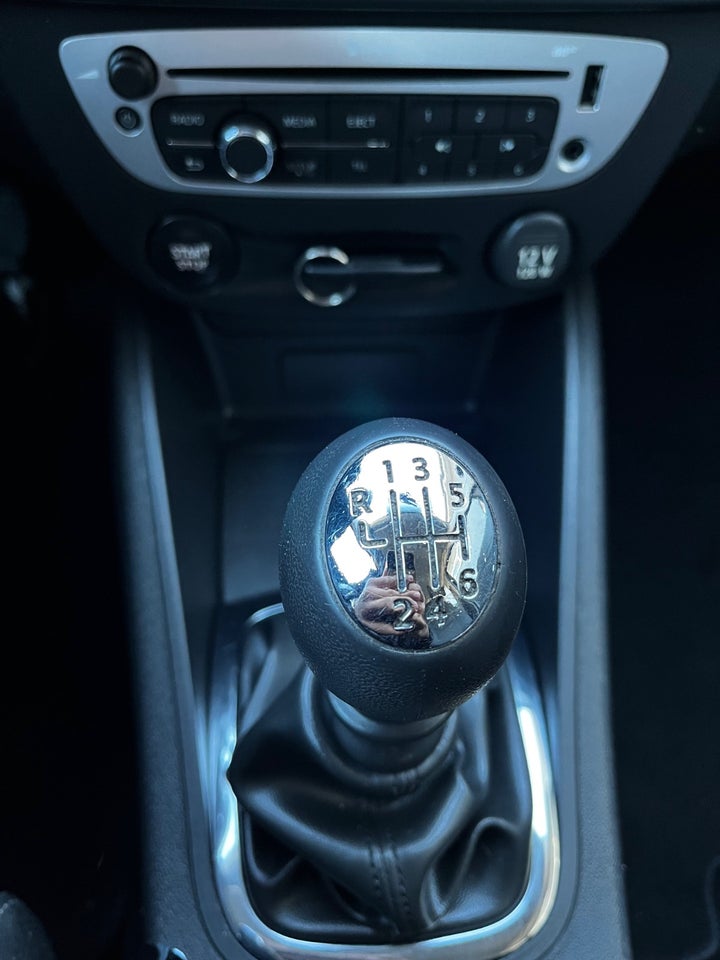 Renault Megane III 1,6 110 Authentique Sport Tourer 5d