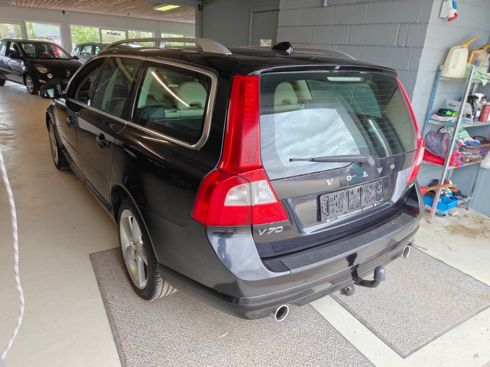 Volvo V70 2,5 T Momentum aut. 5d