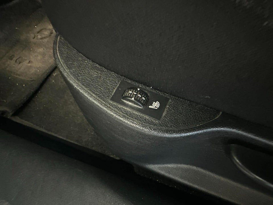 Peugeot 207 1,4 HDi 70 Active 5d