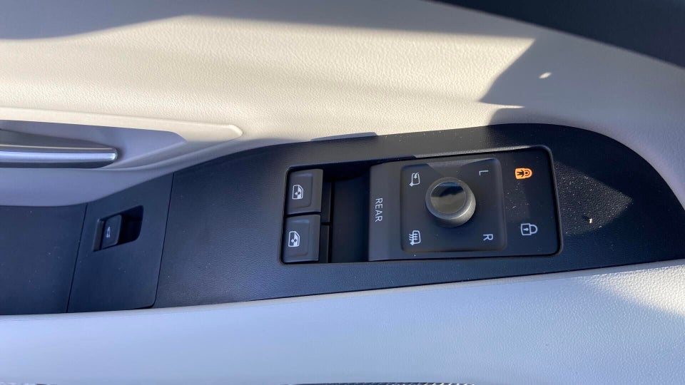 Ford Capri 82 Select Extended Range 5d